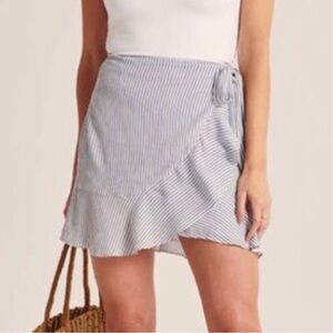 NWT Abercrombie Ruffle Wrap Mini Skirt Size XS